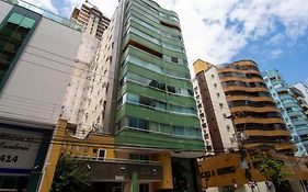 Apto Amplo a 100 mts da Praia na Rua 3700 P1397